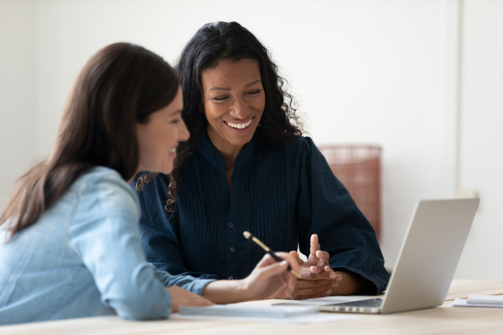 Close,Up,Happy,Young,African,American,Businesswoman,Using,Laptop,With